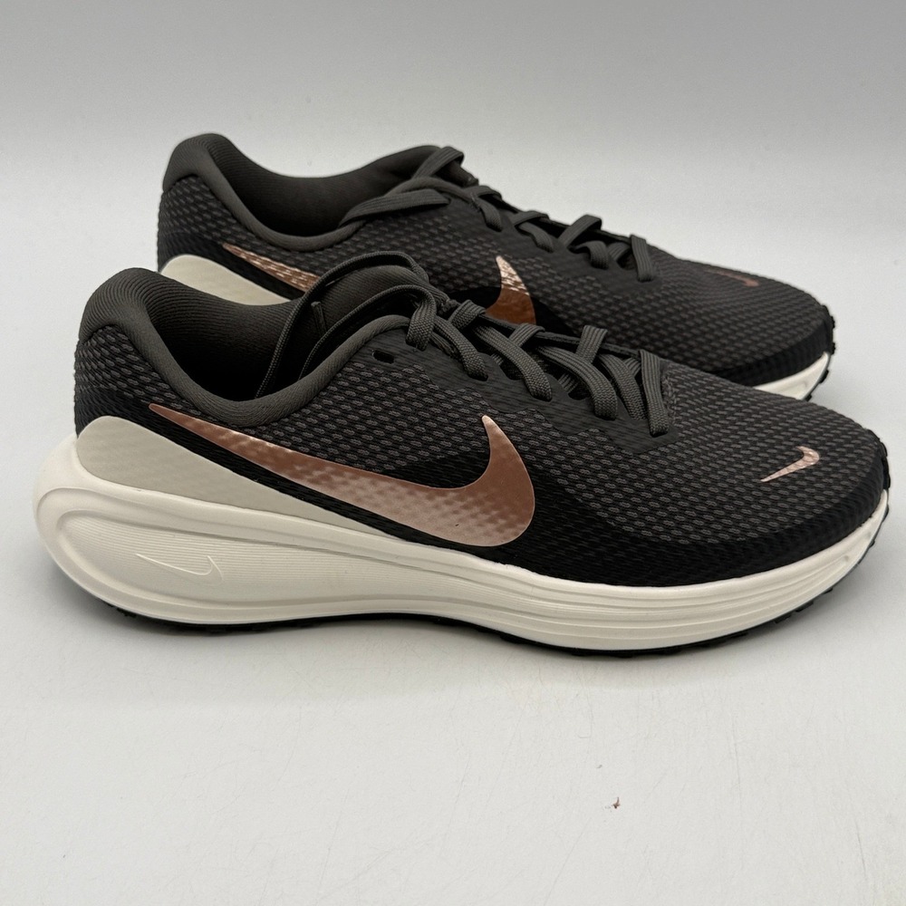 Nike Revolution 8 Shoes Women Size 6 Medium Ash Red Bronze Running HJ8485-200